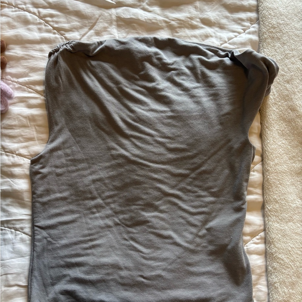 Gray Off-Shoulder Top! - Picture 3 of 4